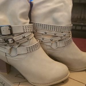Womens knee-high boots